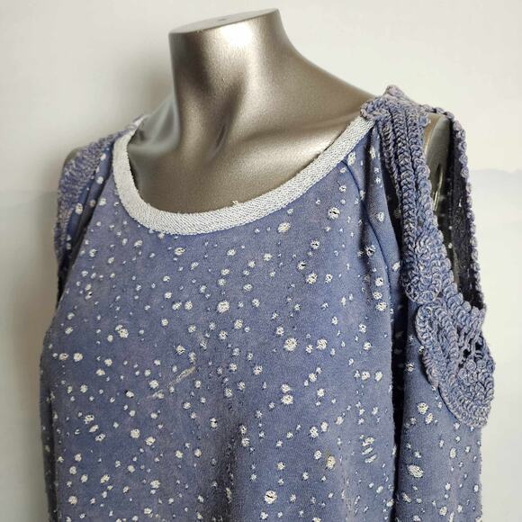 Oddi Distressed Cold-Shoulder Scoop Neck Blue Lace Sweater | Women's Large - Picture 2 of 11